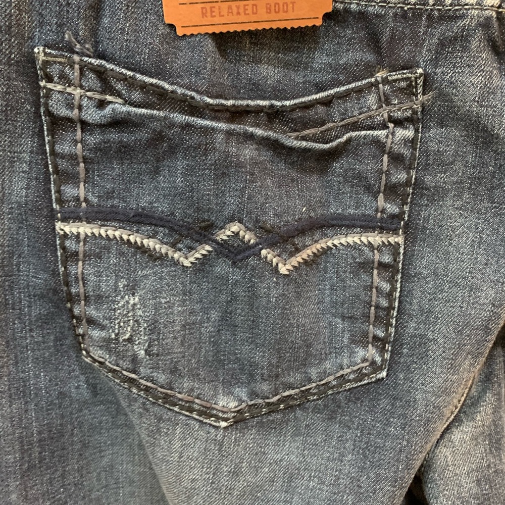 Urban Pipeline Relaxed Bootcut Dark Wash Distressed Denim Jeans Size 32/32 - Picture 6 of 12